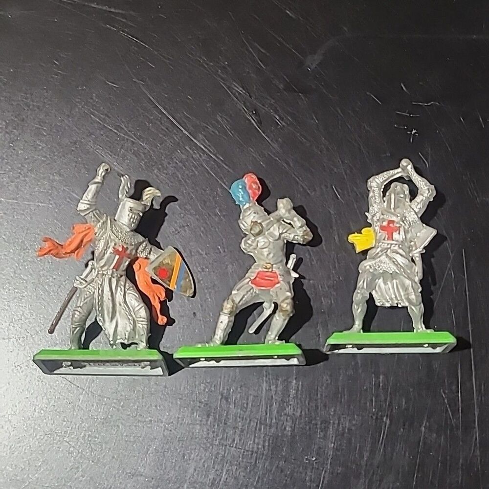 BRITAINS DEETAIL lot of 3! England 1971 MEDIEVAL KNIGHT metallic base soldier